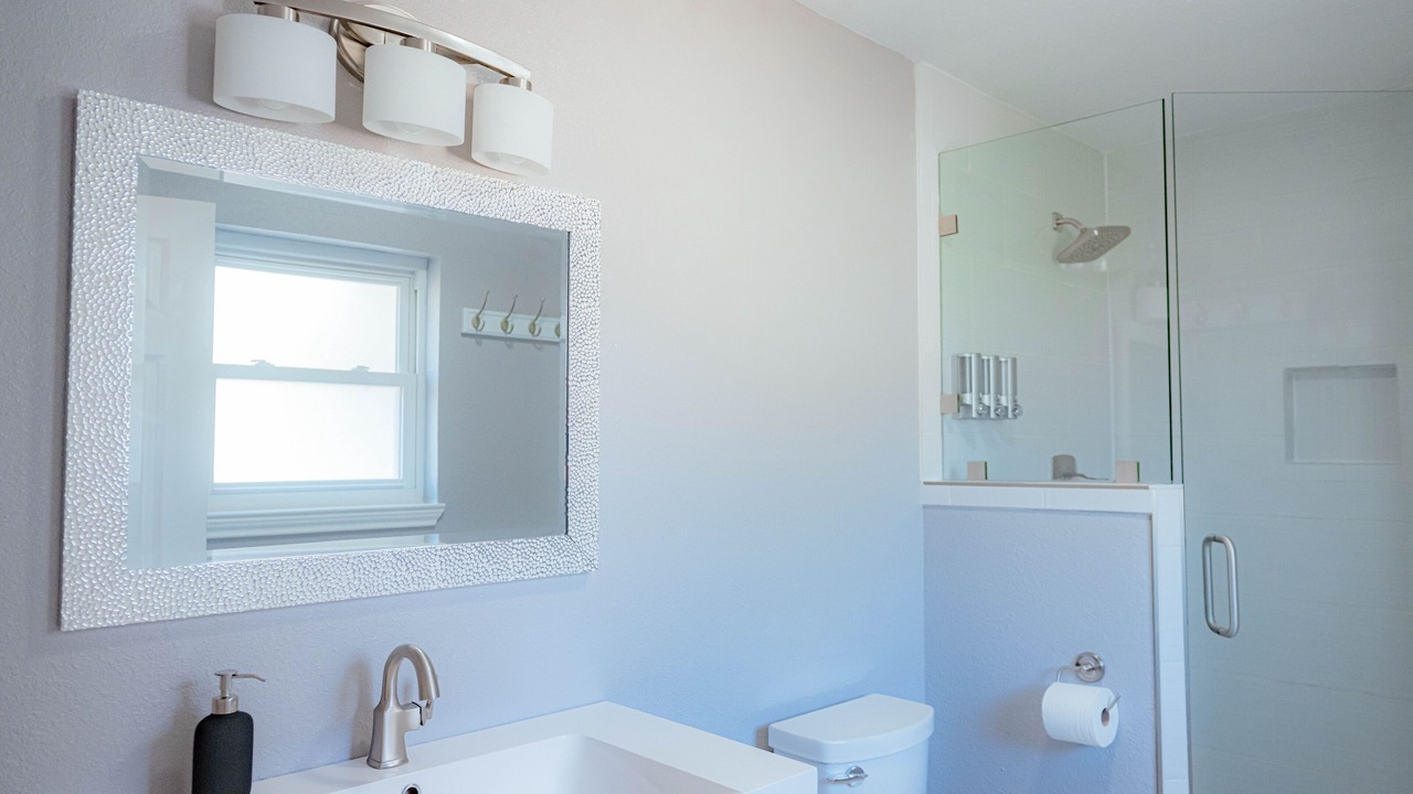 Photo of Bathroom in Cedar Hill