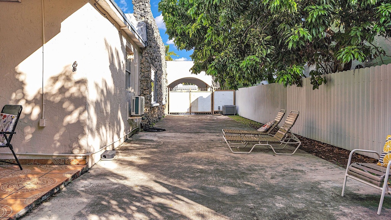 Photo of Outdoor in Coral Way