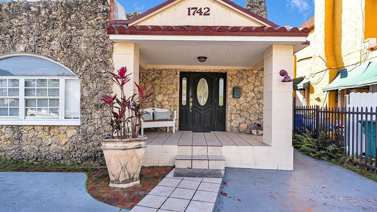 Photo of Outdoor in Coral Way
