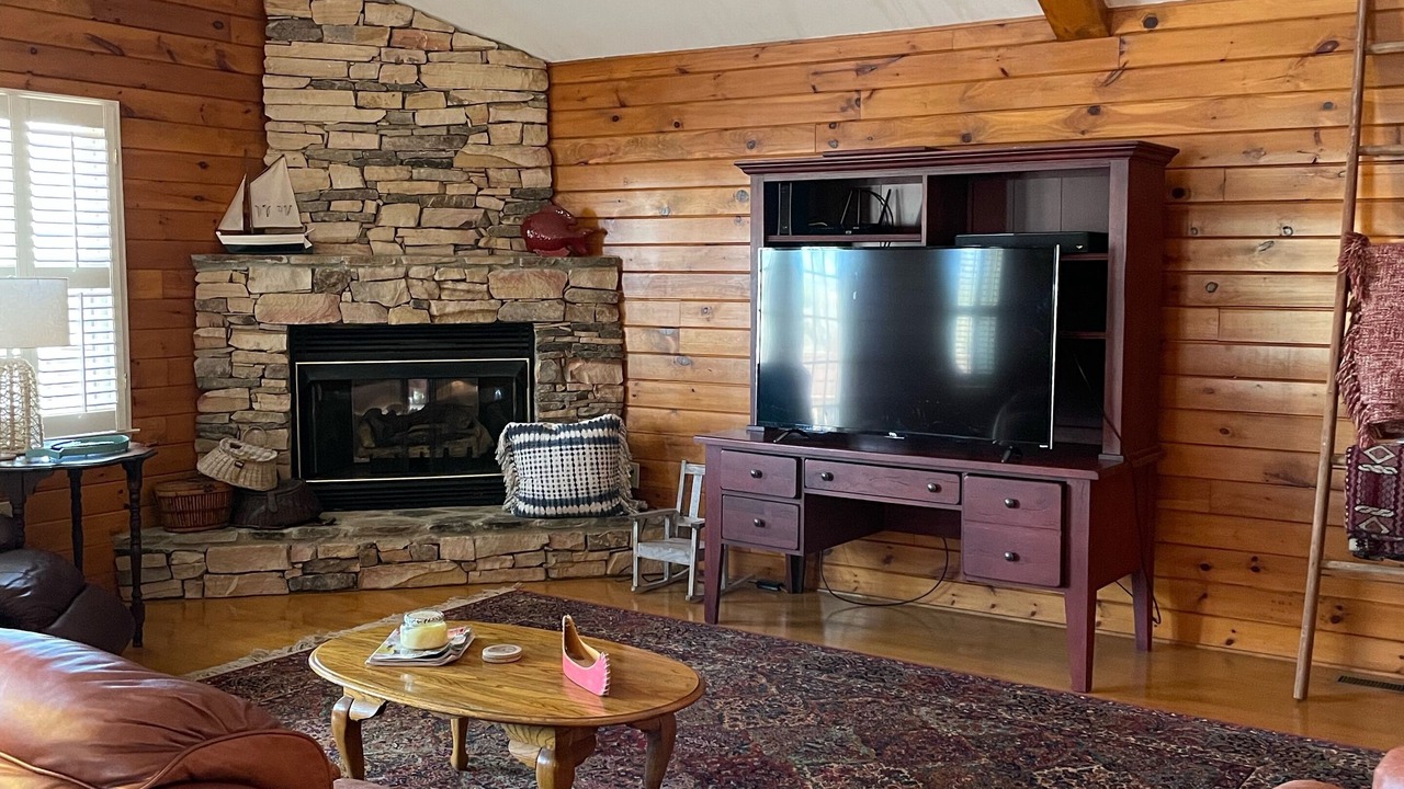 Photo of Livingroom in Six Mile