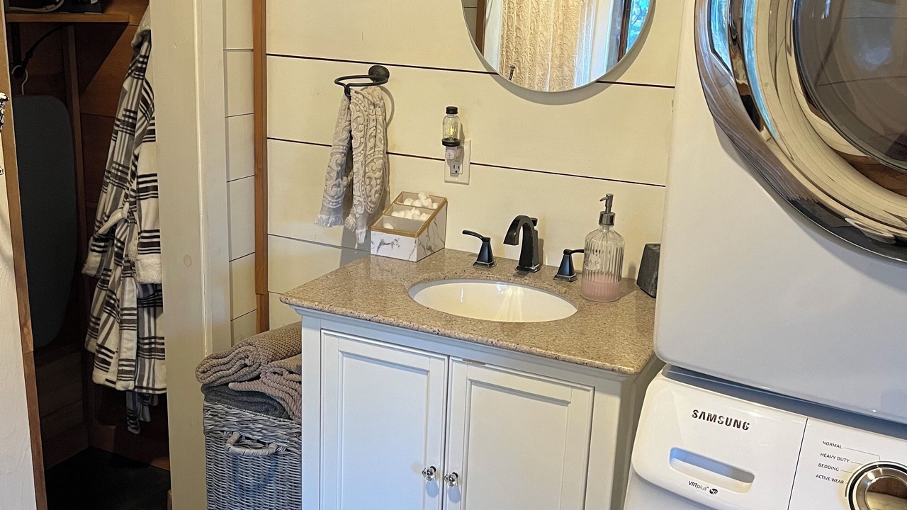 Photo of Bathroom in Silver Lake