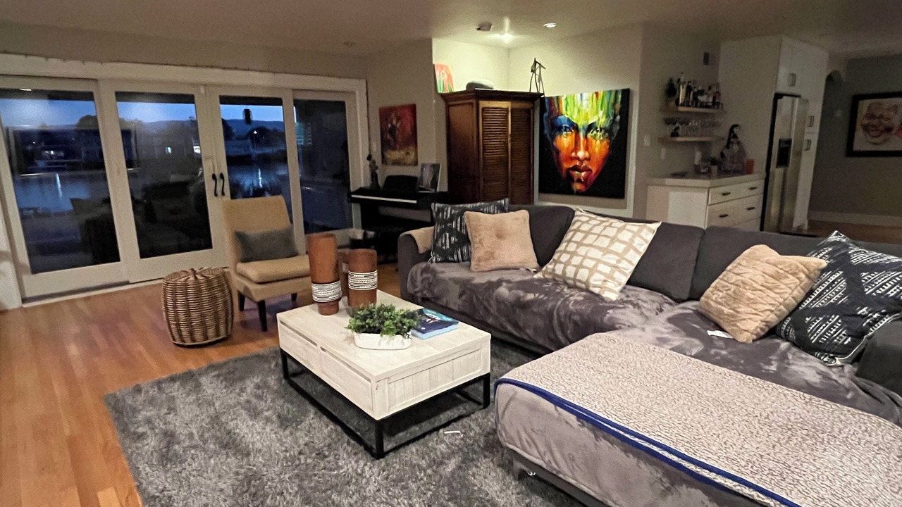Photo of Livingroom in East San Mateo