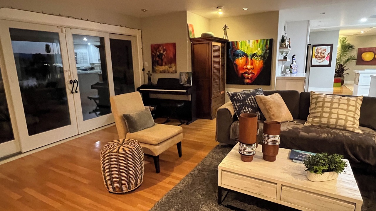 Photo of Livingroom in East San Mateo