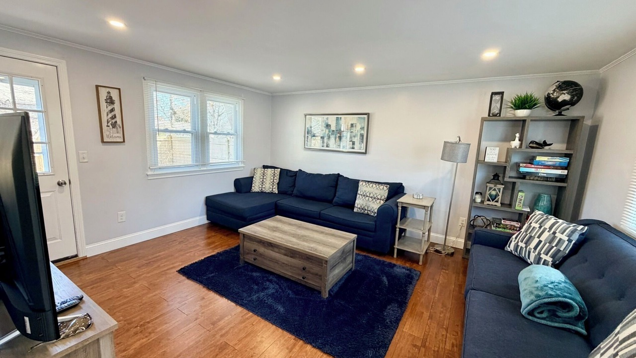 Photo of Livingroom in South Yarmouth