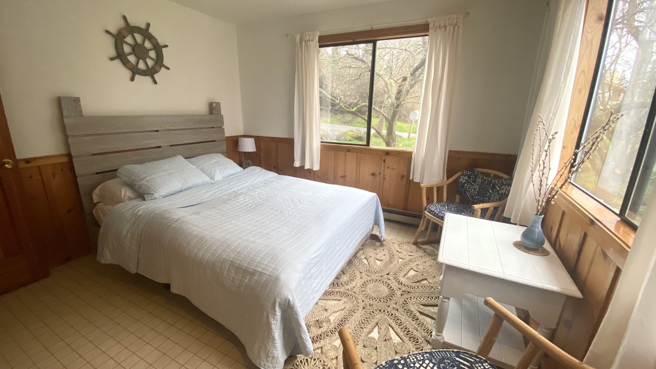 Photo of Bedroom in Eastsound