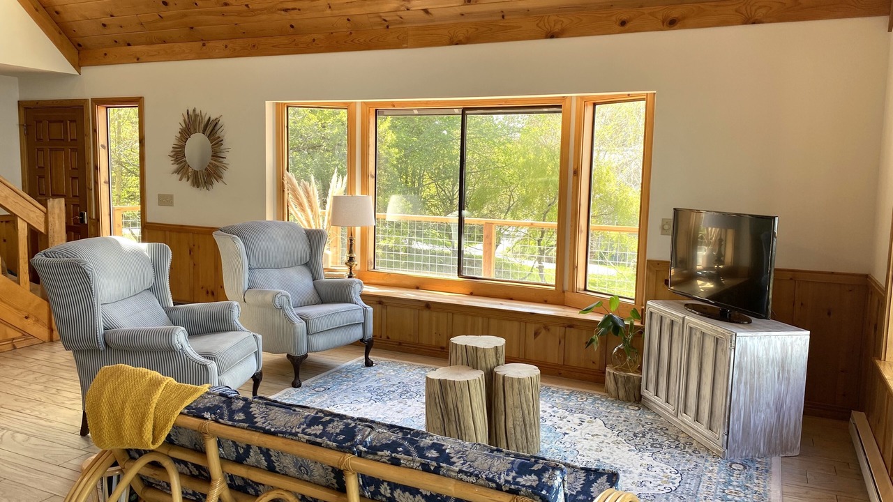 Photo of Livingroom in Eastsound