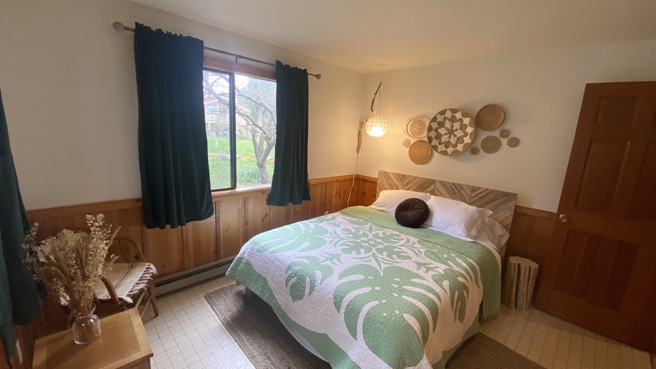 Photo of Bedroom in Eastsound
