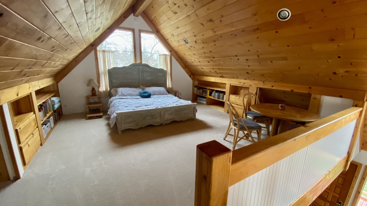 Photo of Bedroom in Eastsound