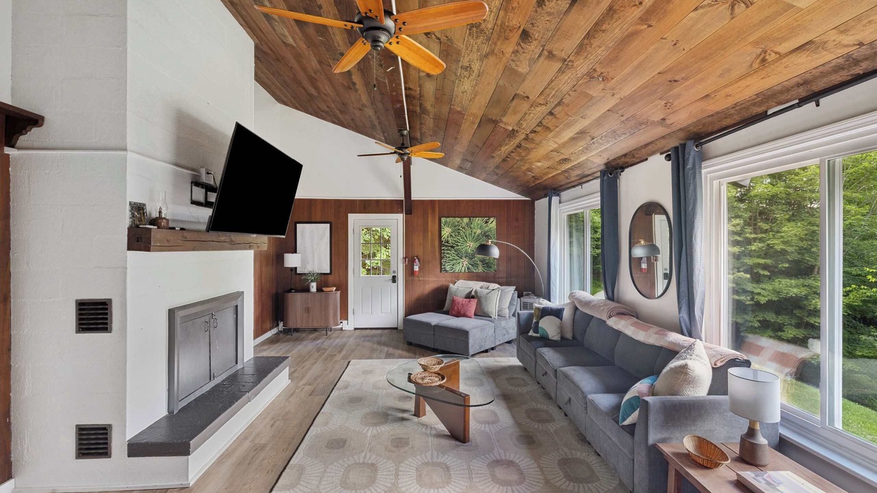 Photo of Livingroom in West Dover