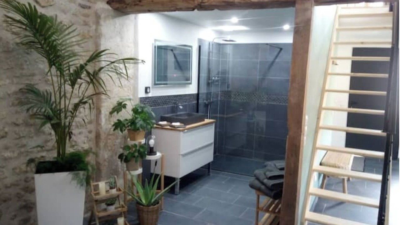 Photo of Others in Mont-Notre-Dame