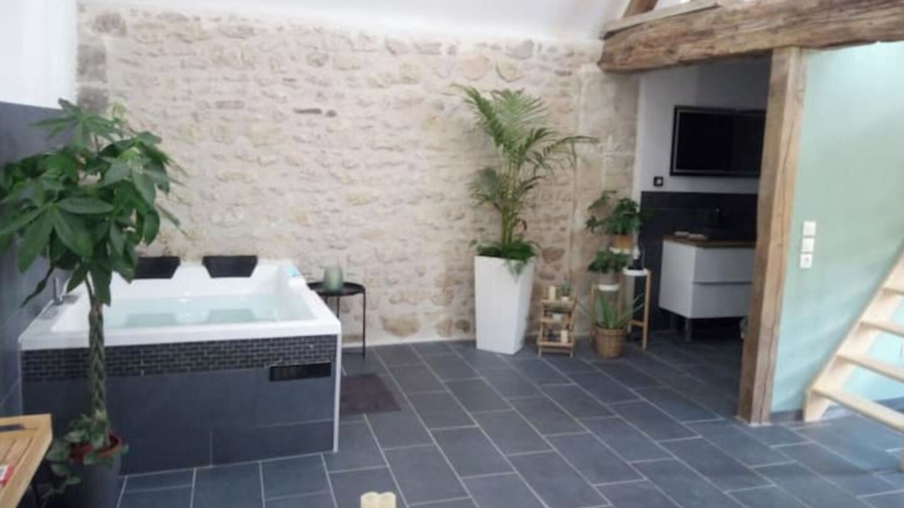 Photo of Others in Mont-Notre-Dame