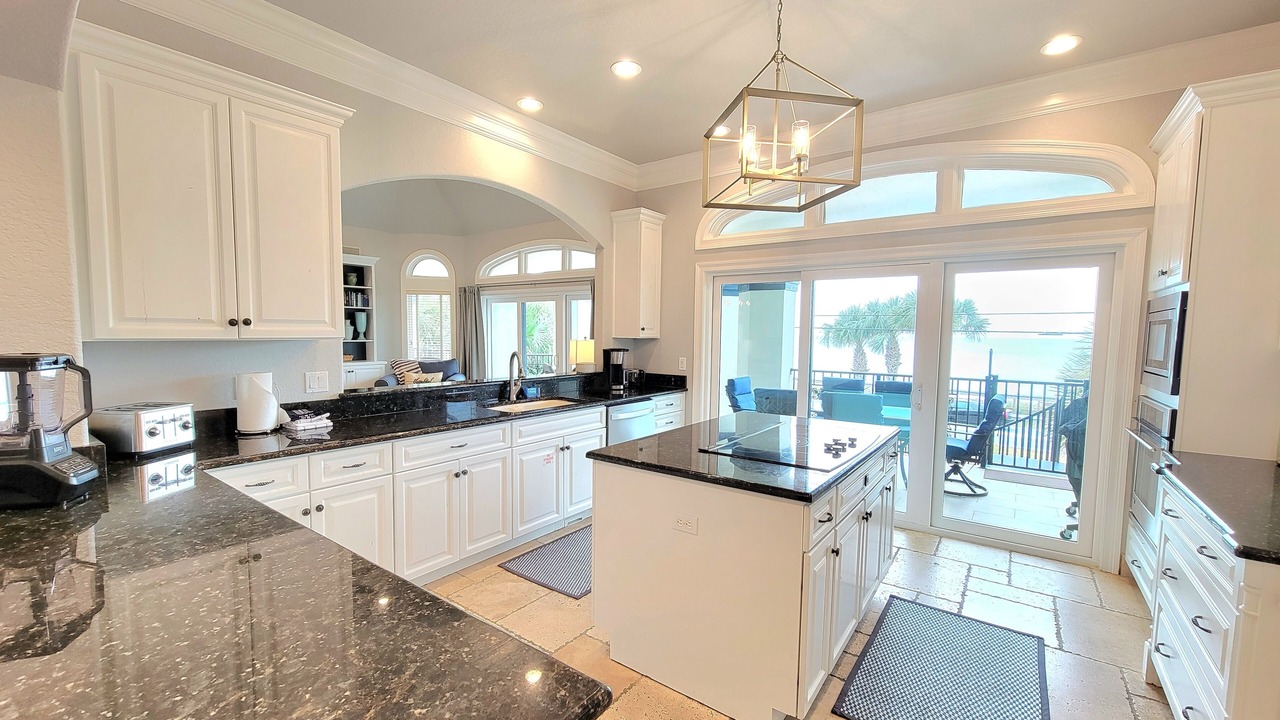 Photo of Kitchen in Avalon Beach Estates