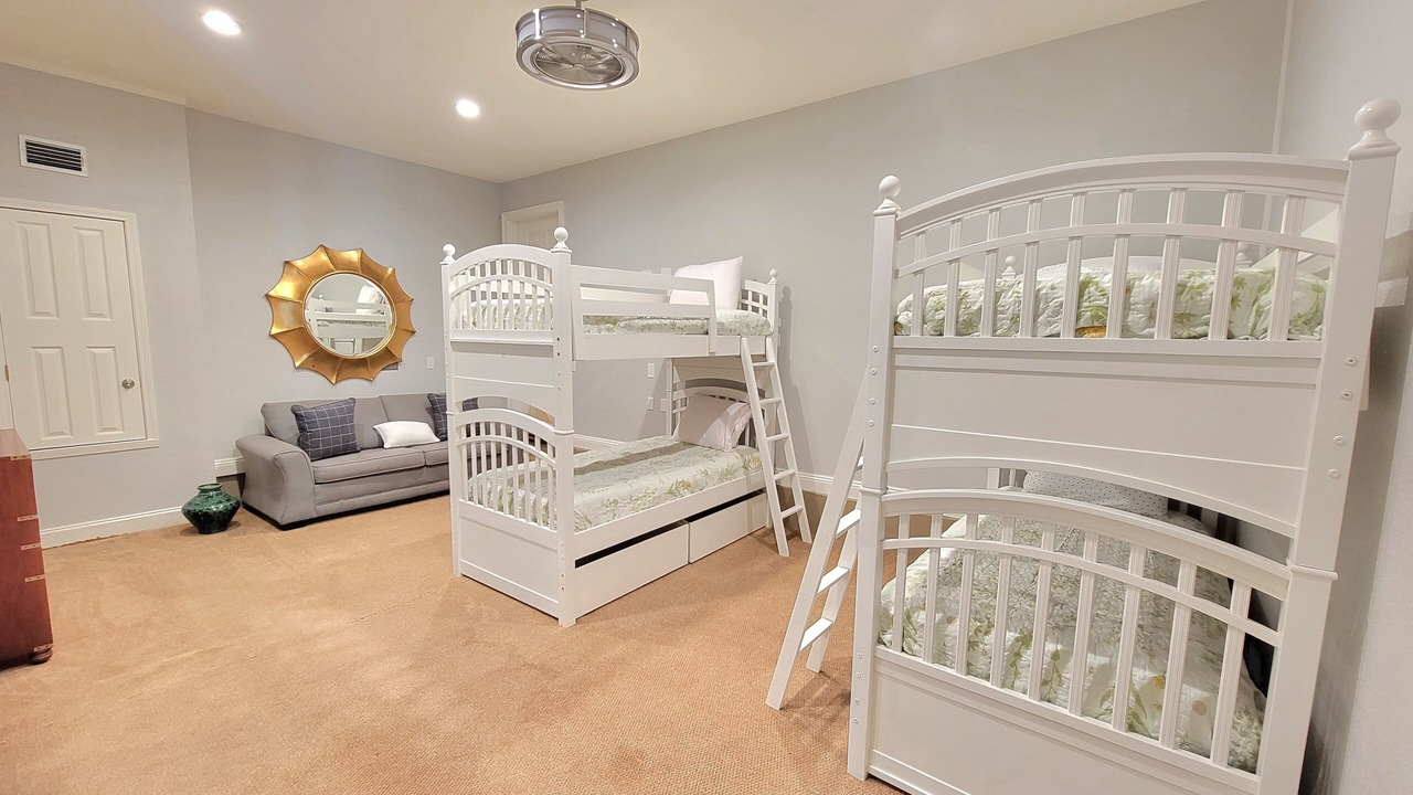 Photo of Bedroom in Avalon Beach Estates