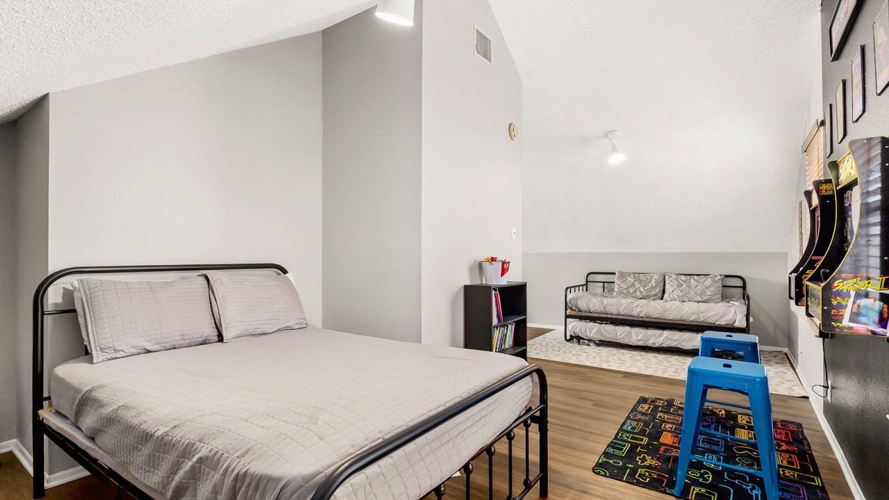 Photo of Bedroom in Canyon Lake