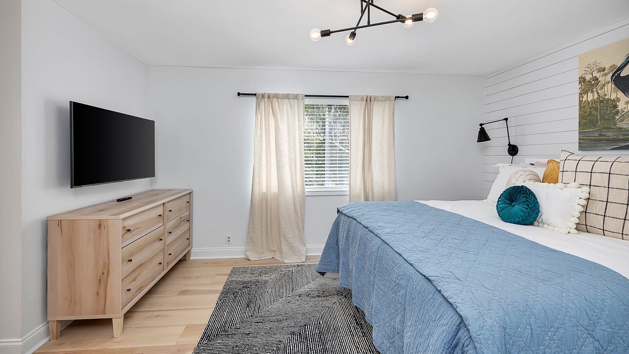Photo of Bedroom in Demere Park