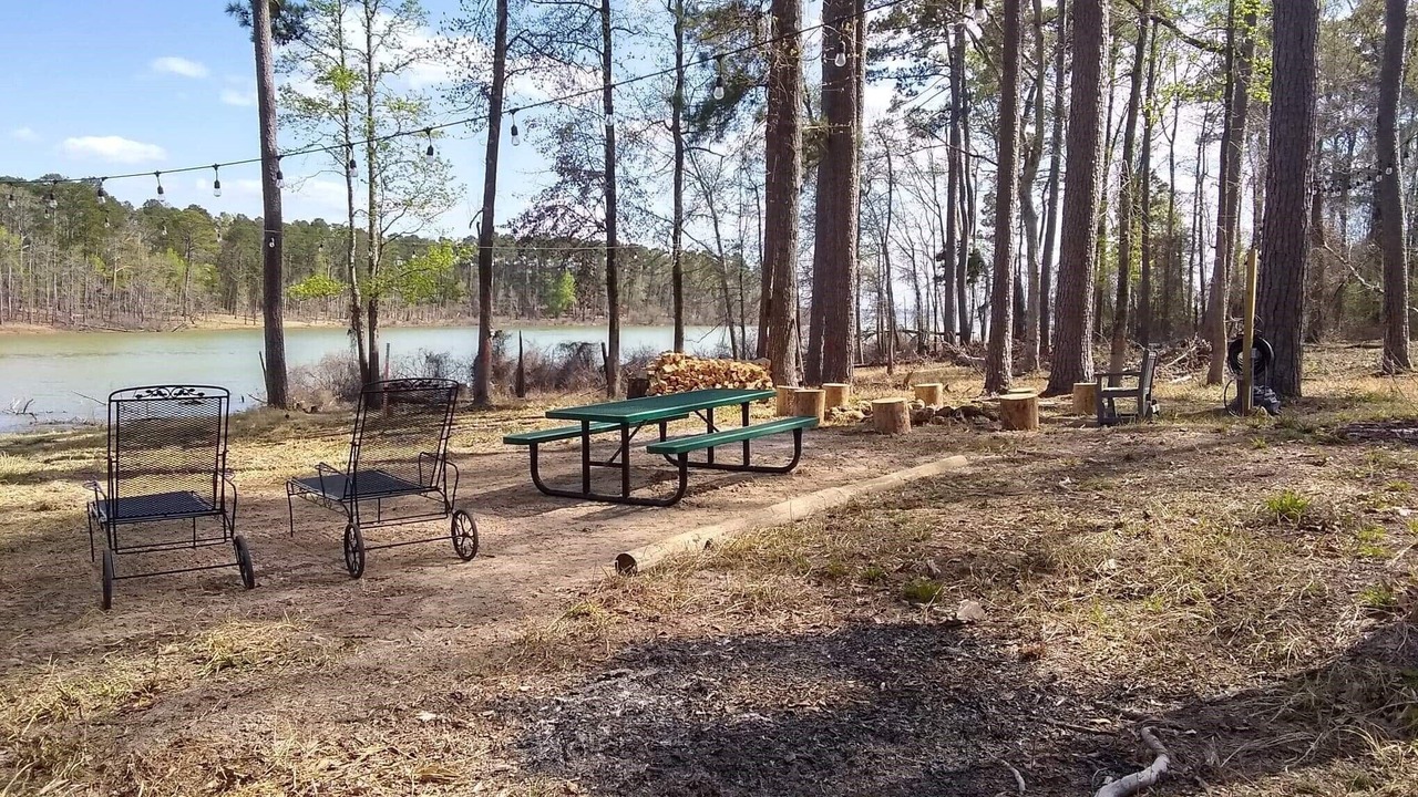Photo of Outdoor in Broaddus