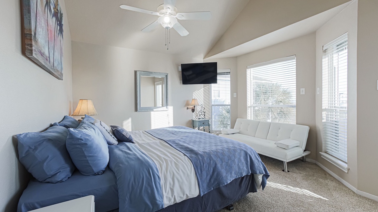 Photo of Bedroom in Pointe San Luis