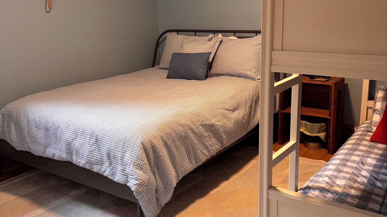 Photo of Bedroom in Wise