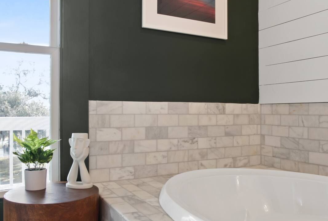 Photo of Bathroom in Thunderbolt