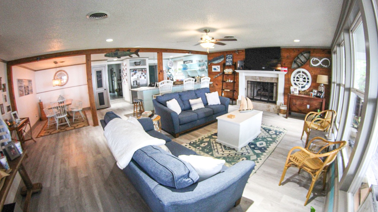 Photo of Livingroom in Wills Point