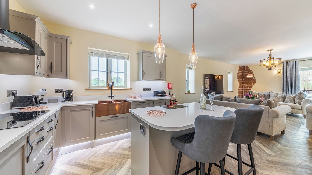 Photo of Others in Wing