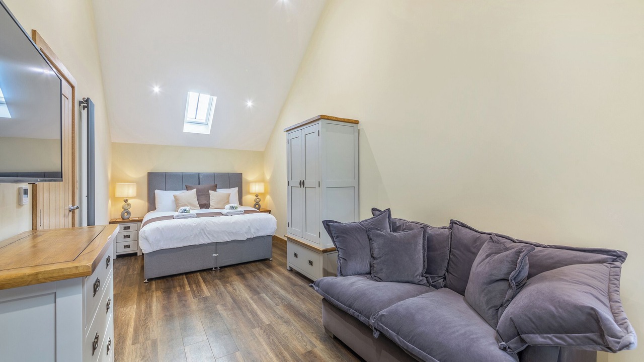 Photo of Others in Wing