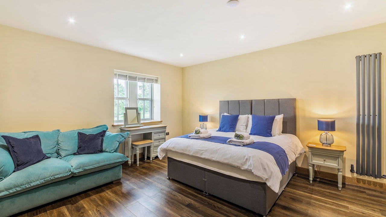 Photo of Others in Wing