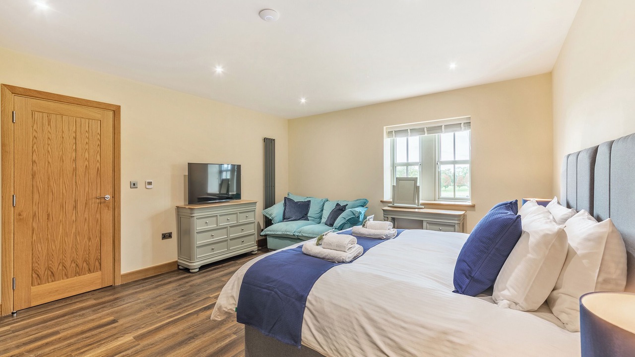 Photo of Others in Wing