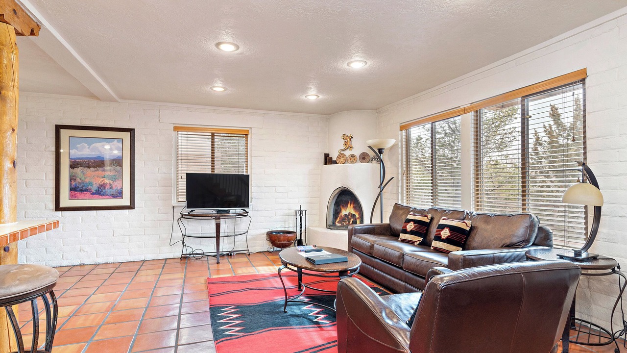 Photo of Livingroom in Northeast Santa Fe