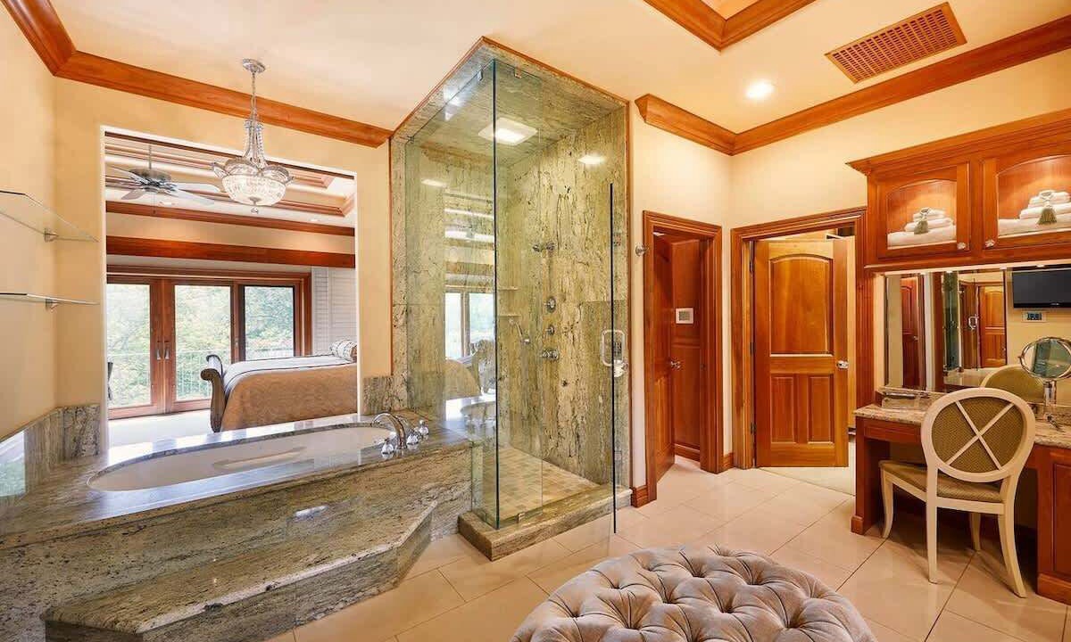 Photo of Bathroom in Blue Eye