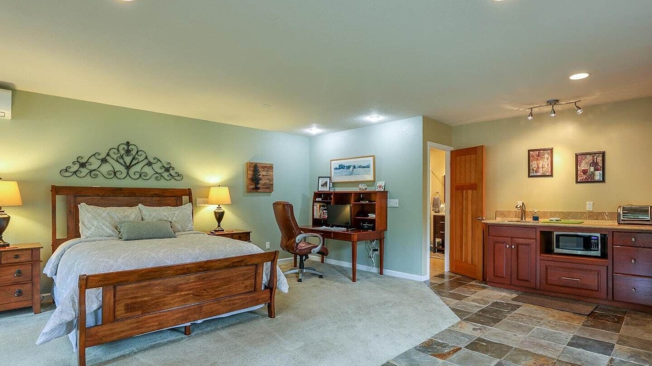 Photo of Others in Tanner