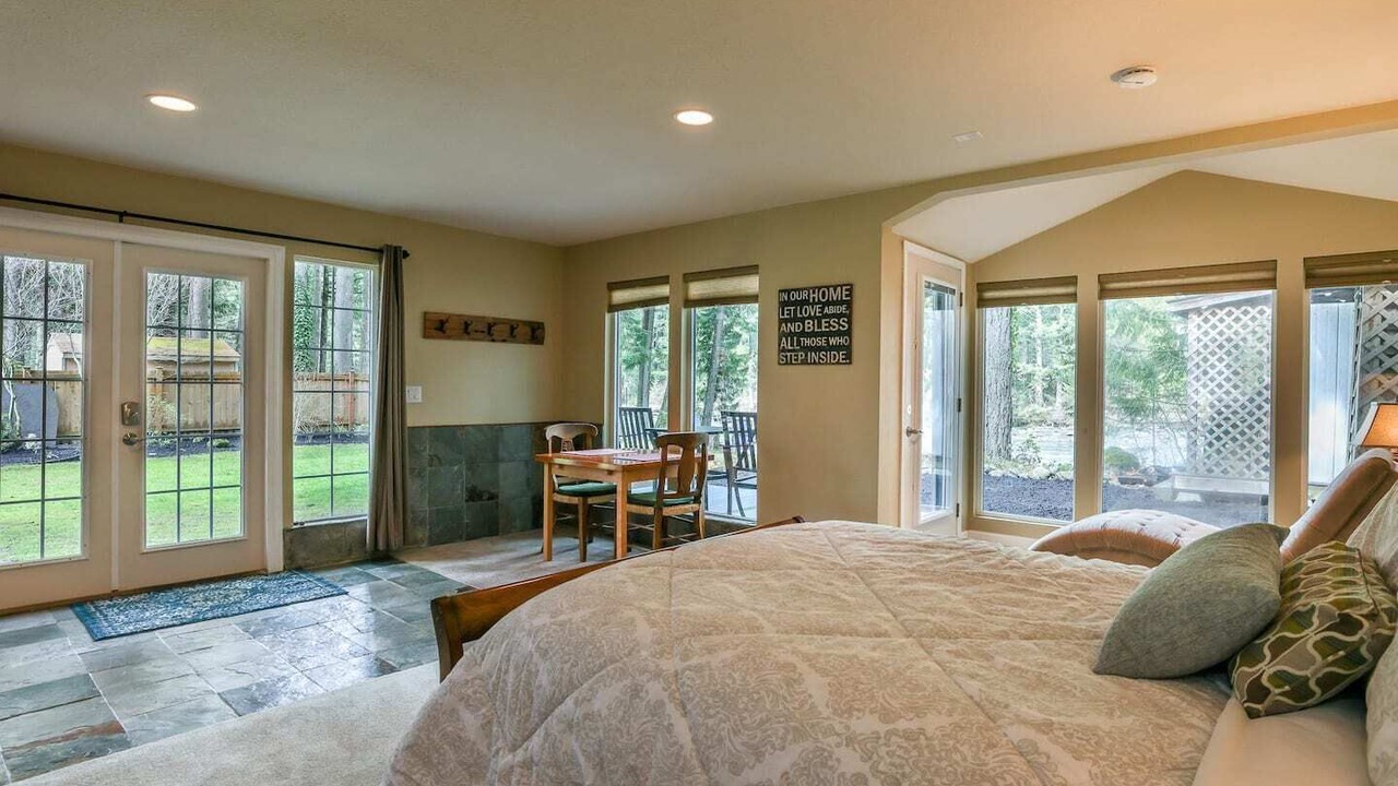 Photo of Others in Tanner