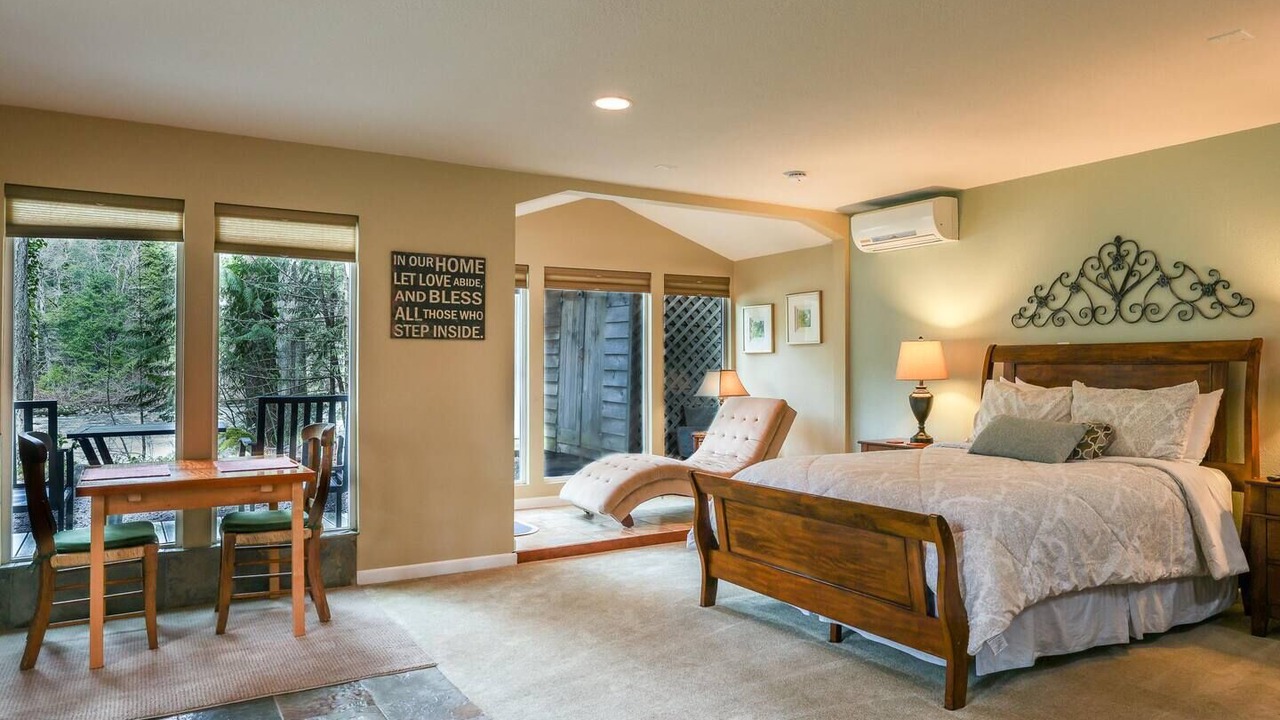 Photo of Others in Tanner