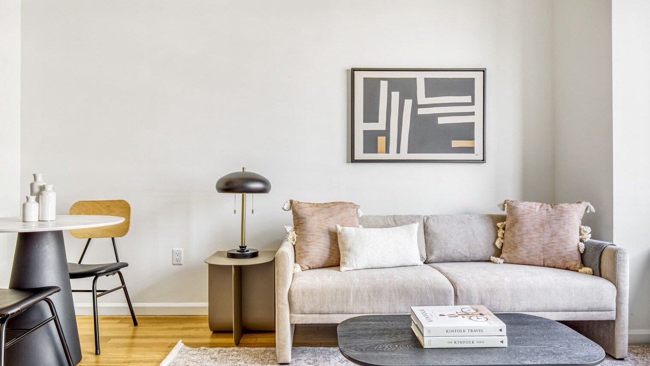 Photo of Livingroom in Hunters Point