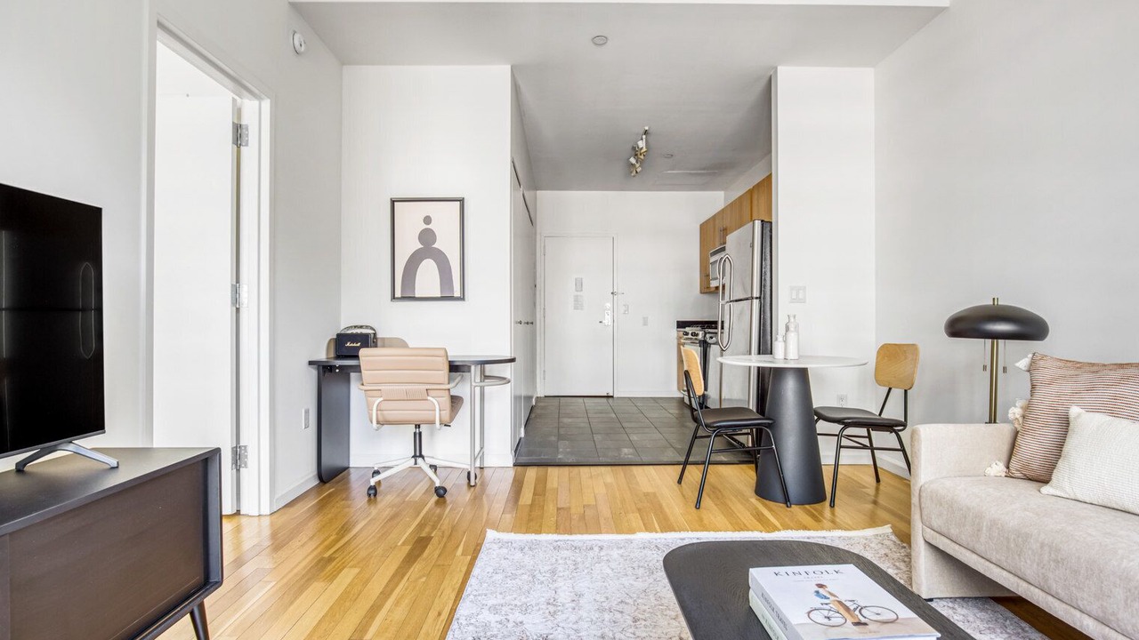 Photo of Livingroom in Hunters Point