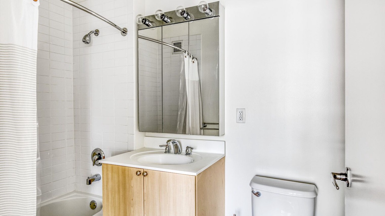 Photo of Bathroom in Hunters Point