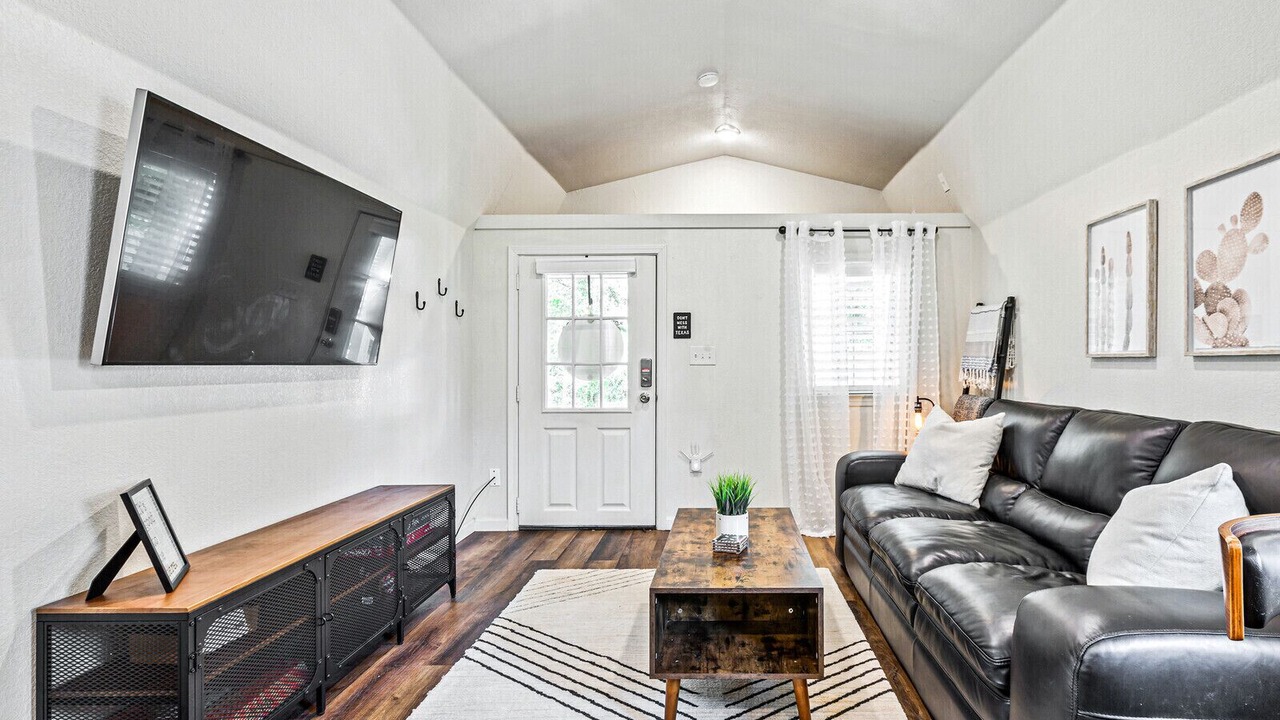 Photo of Livingroom in Waco