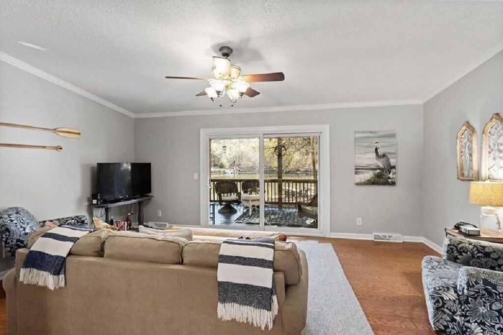 Photo of Livingroom in Cross Hill