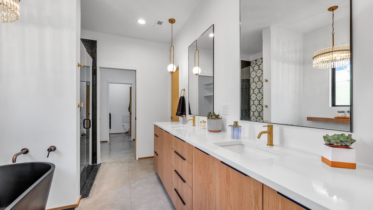 Photo of Bathroom in Stuart Heights - Rivermont