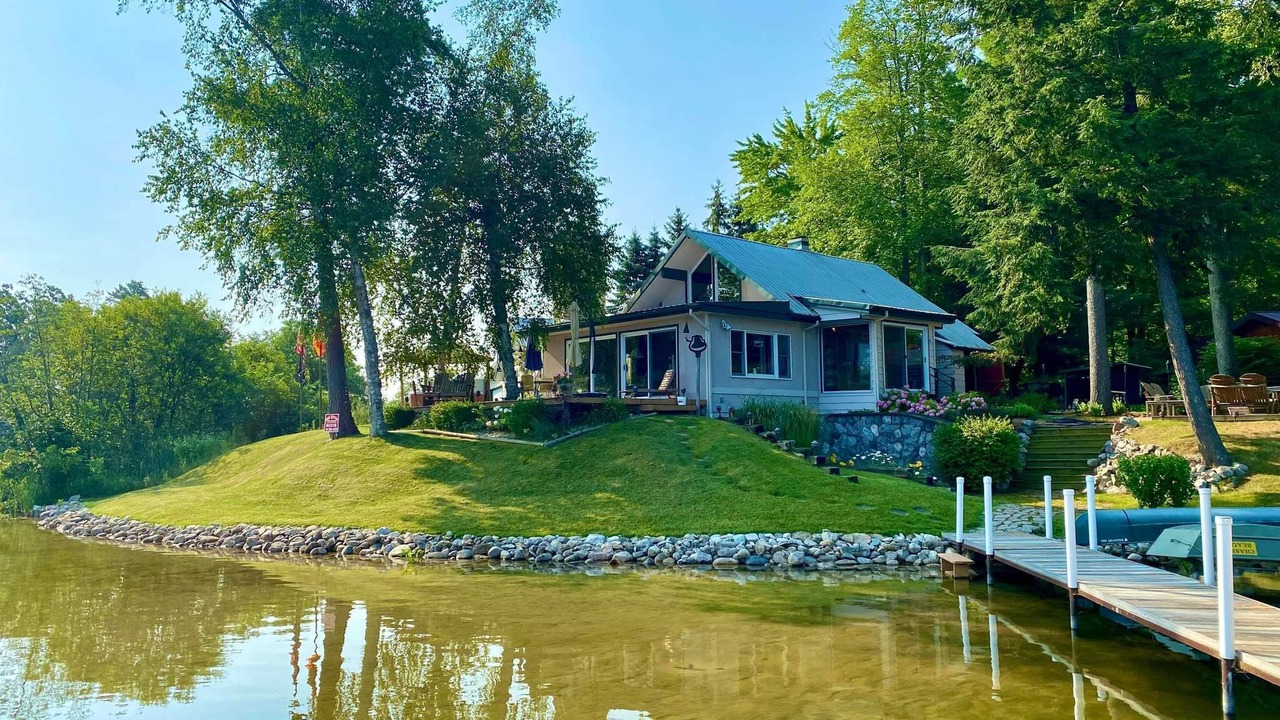 Photo of Outdoor in Irons