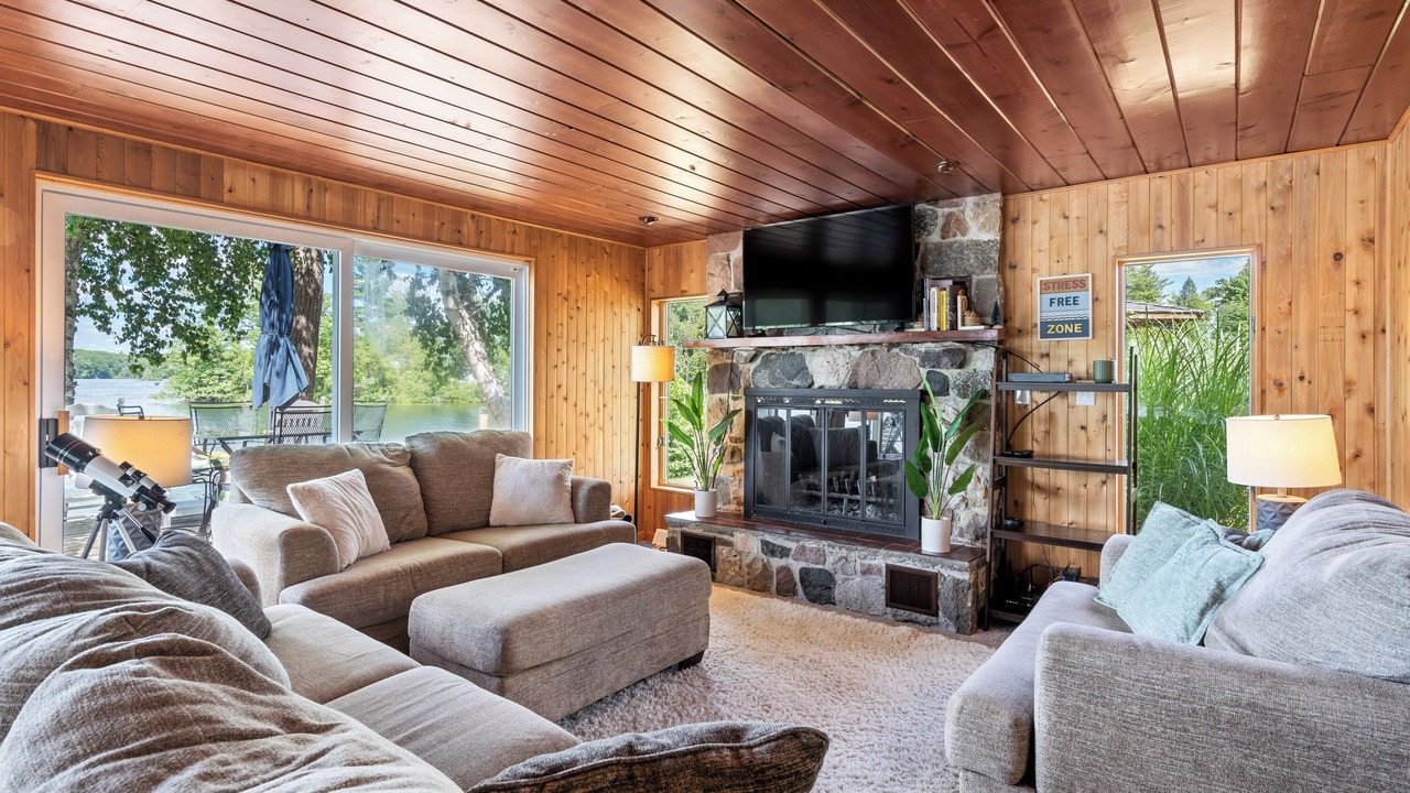 Photo of Livingroom in Irons