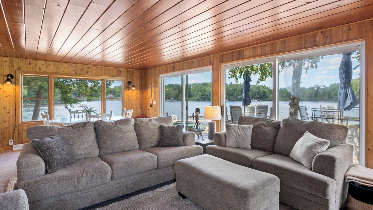 Photo of Livingroom in Irons