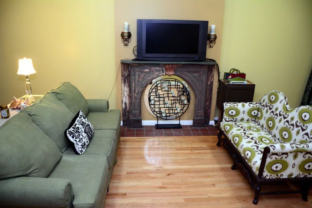 Photo of Livingroom in Powelton Village