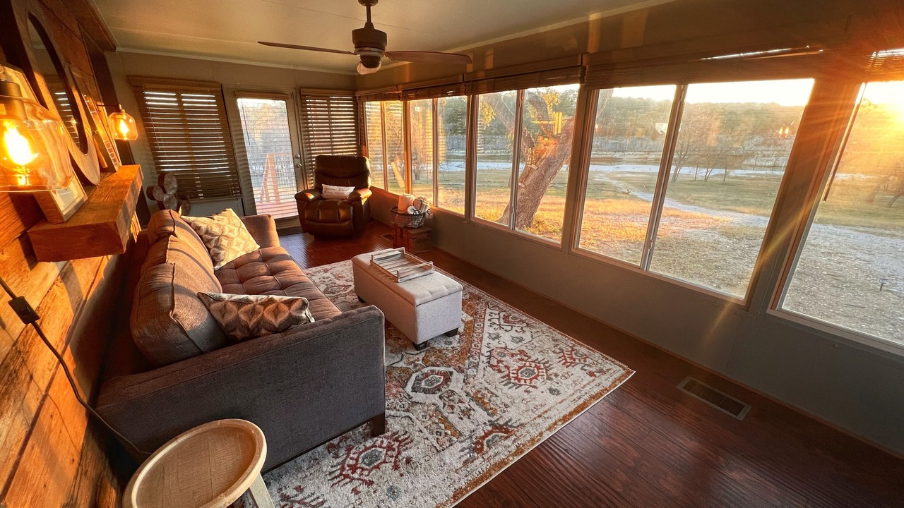 Photo of Bedroom in Lakehills