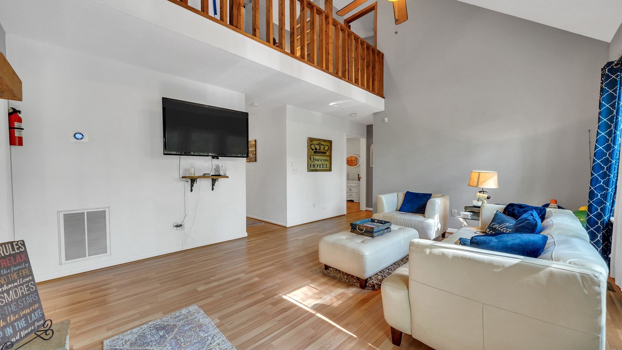 Photo of Livingroom in Eatonton