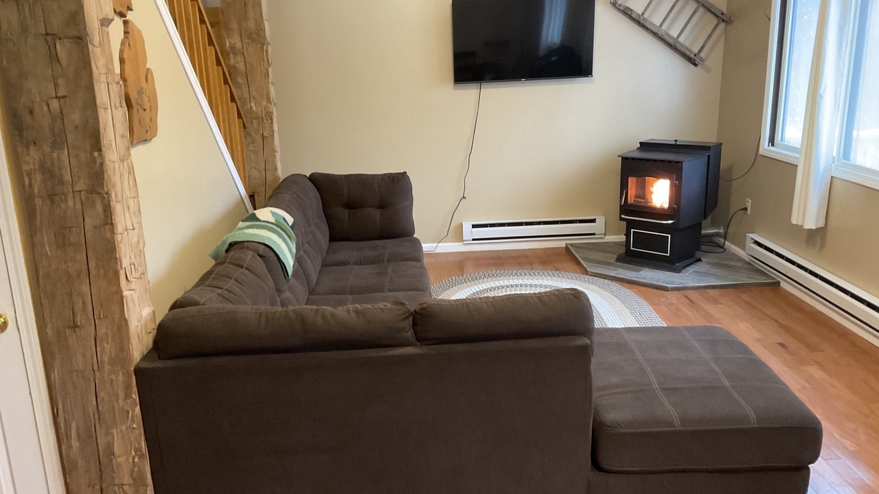 Photo of Livingroom in Evart