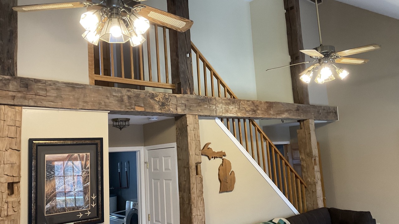 Photo of Livingroom in Evart