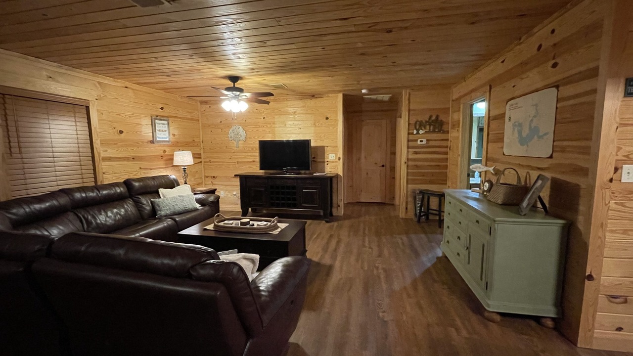 Photo of Livingroom in Vivian