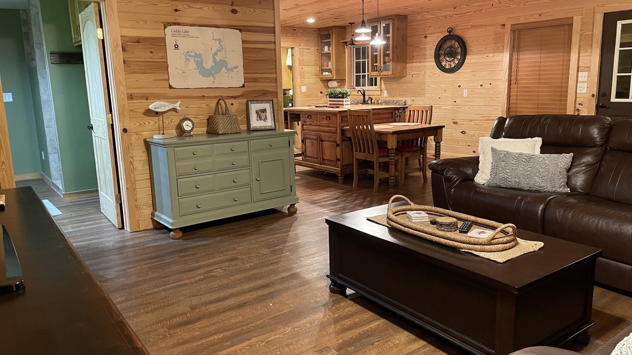 Photo of Livingroom in Vivian