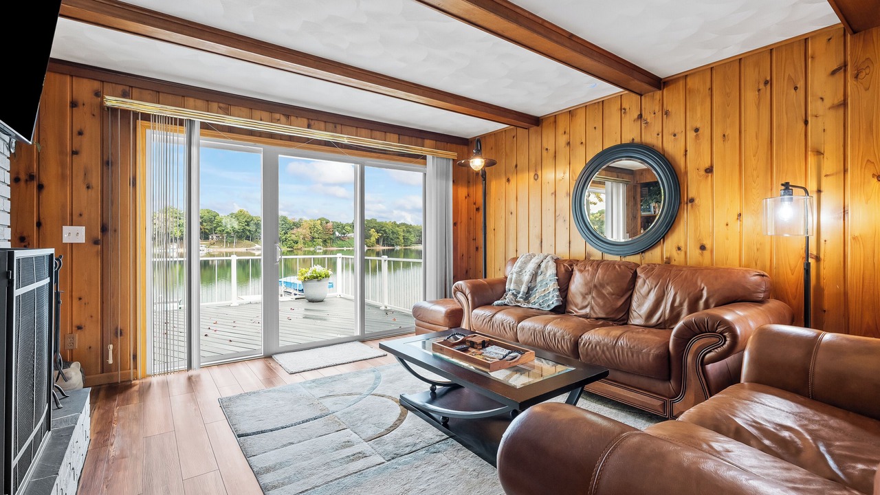Photo of Livingroom in Kendall